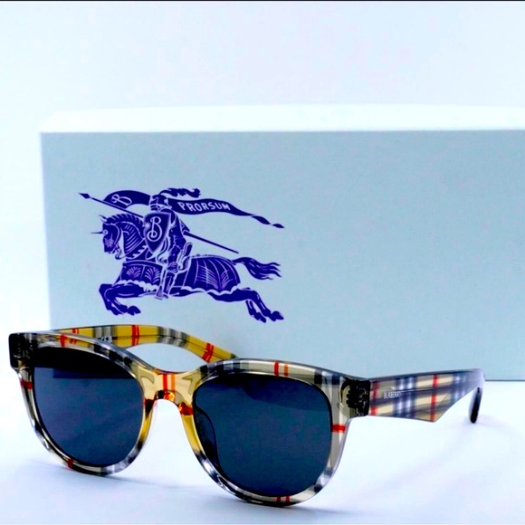 💎NWOT - Burberry Sunglasses with full inclusion - Picture 7 of 8